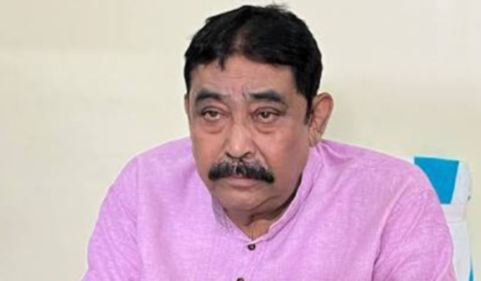 anubrata-mondal-removes-abhishek-photo-from-party-office-after-joining-ritabrata-camp