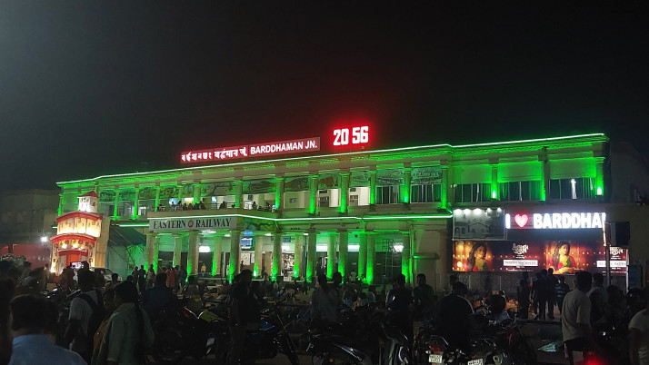 World Cup final on giant screens in every district! A major initiative by the new state government for football-loving Bengal; sports enthusiasts thank Sports Minister Indranil Khan.