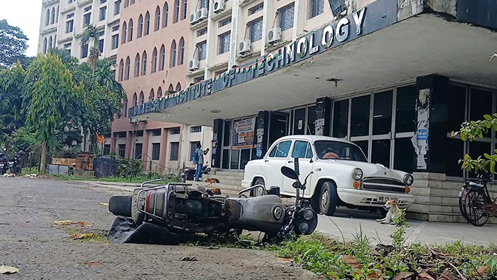 UIT turns into a battleground over Vishwakarma Puja; classes suspended indefinitely at Bardhaman's UIT.
