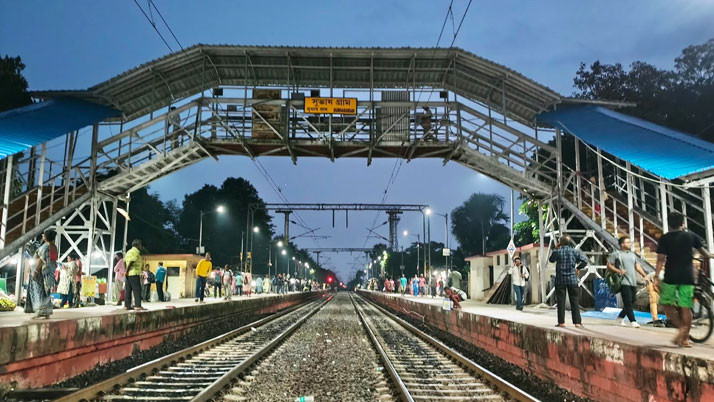 Major initiative by the Railways to improve passenger services on the Sealdah South section; brand-new work undertaken at multiple stations.