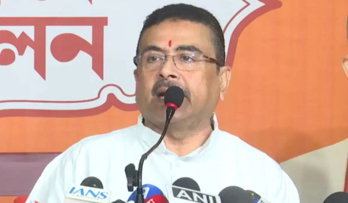 suvendu-adhikari-mamata-serampore-rally-crowd-sir-attack