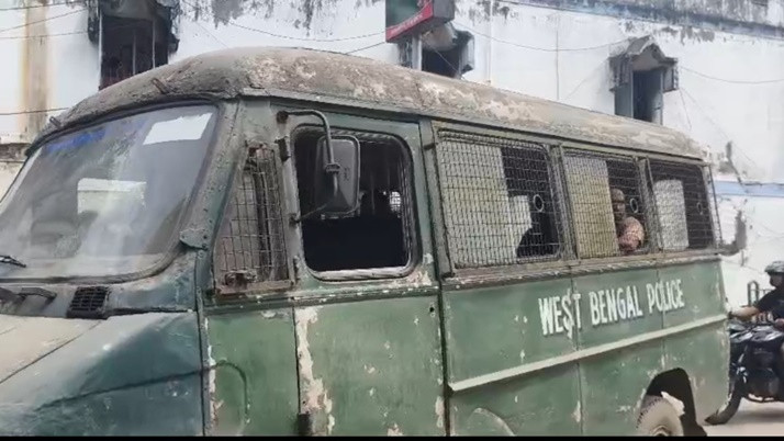 Cows smuggled behind a passenger vehicle! One arrested