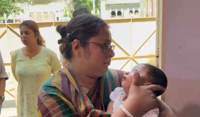rejinagar-election-campaign-child-death-lozenges-jasmina-khatun