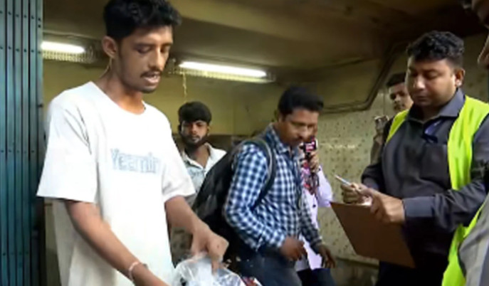 viral-paratha-seller-rajuda-shop-food-safety-raid-sealdah