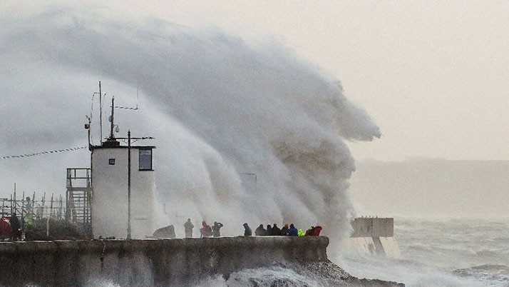 Hurricane Eunice wreaks havoc in Britain, killing at least 10