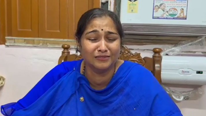 Topic Women torture: Locket cried yesterday, Trinamool MPs have tears in their eyes today