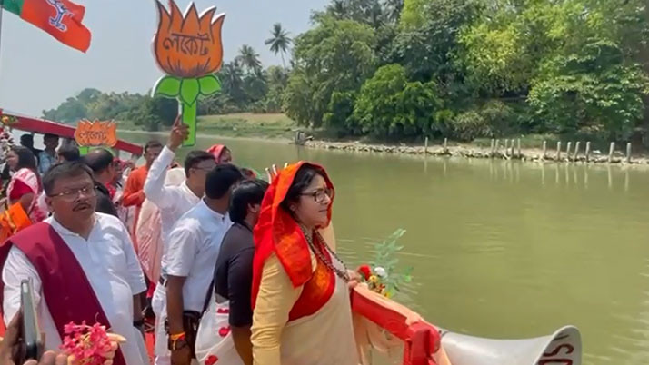 BJP candidate Locket Chatterjee campaigned on the banks of the Ganges from Chandannagar Ranighat to Triveni Ghat wishing New Year.