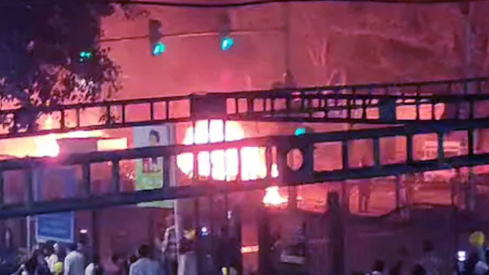 Delhi car blast killed 10 people