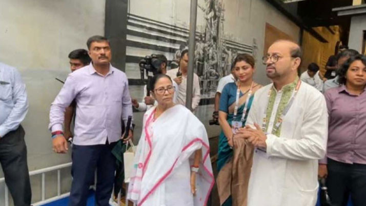 Mamata banerjee complained to PM Modi against amit shah